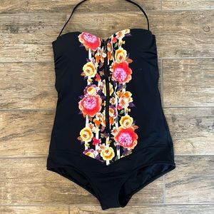 One piece swim suit